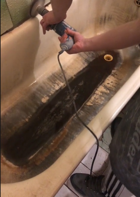 Де зробити реставрацію ванни в Києві